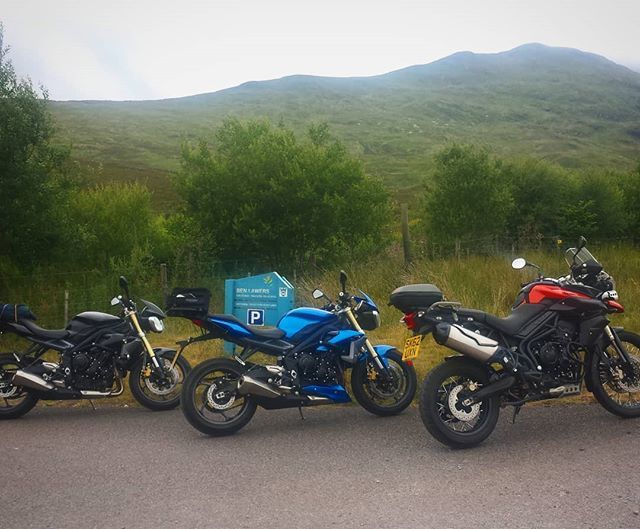 Another great day out...with a triple of triples. #dunkeld #smaglen #comrie #killin #glenlyon #pitlochry #moulinmoors #blairgowrie #monifeith Braw. Blessed to stay in a Country with such stunning roads and scenery. #triumphuk #triumphofficial #triumphstreettriple #triumphmot…