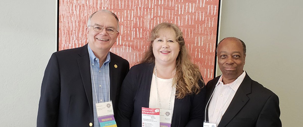 UGAGrady's tweet photo. Great collaboration between @KeithLHerndon of our #GradyFaculty and @fanning_uga faculty members as they present at #ALE2018: https://t.co/4SbAgsf3Oe https://t.co/Y7Nx0AjPt1