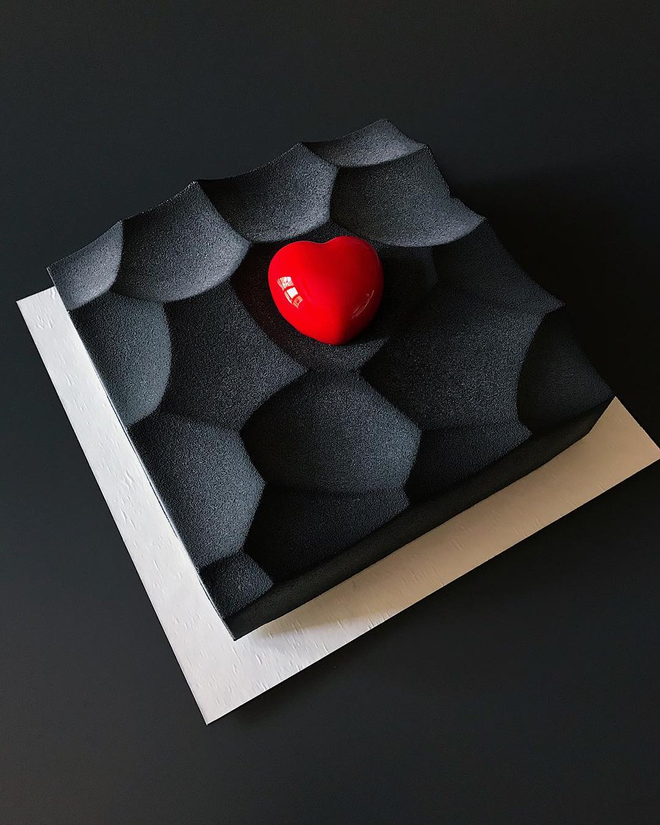 These beautiful #cakes were made by different #pastry #chefs and amateurs from all over the world:
1. instagram.com/sweetlifehighl…
2,3. instagram.com/manchester2820…
4. instagram.com/evgeniya_taras…