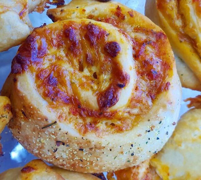 ConcessionBIA's tweet image. Check out these pizza rolls at @CrumbunsCafe 👍👍👏👏❤️❤️#scratchbaking #savoryoptions #tooyummy #bakery #supportlocal 788 Concession #concessionbia #hamont