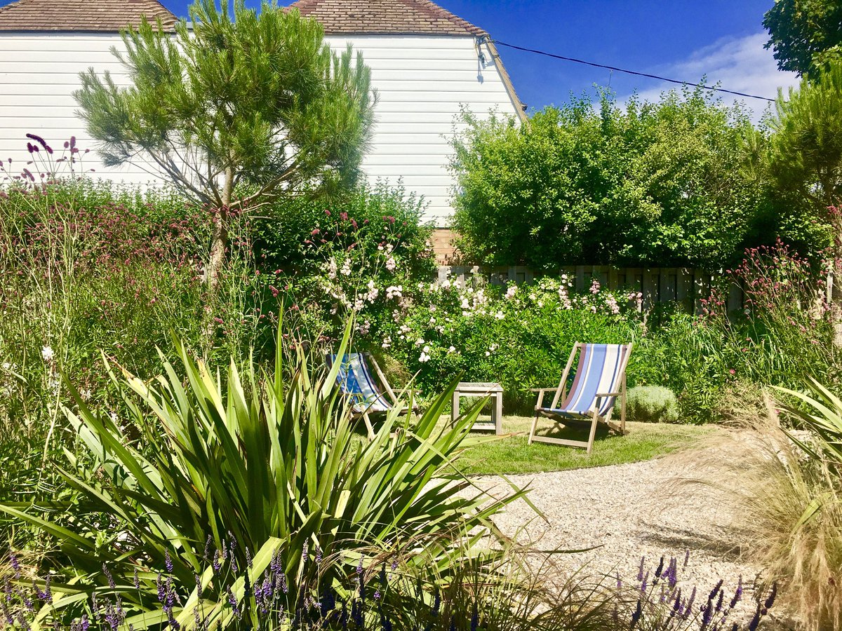 So here's what happened when we went to <a href="/thegallivant/">The Gallivant</a> for the night...think: the Hamptons #TravelTuesday #travel #traveling #beachlife feetontheground.holiday/2018/07/galliv…