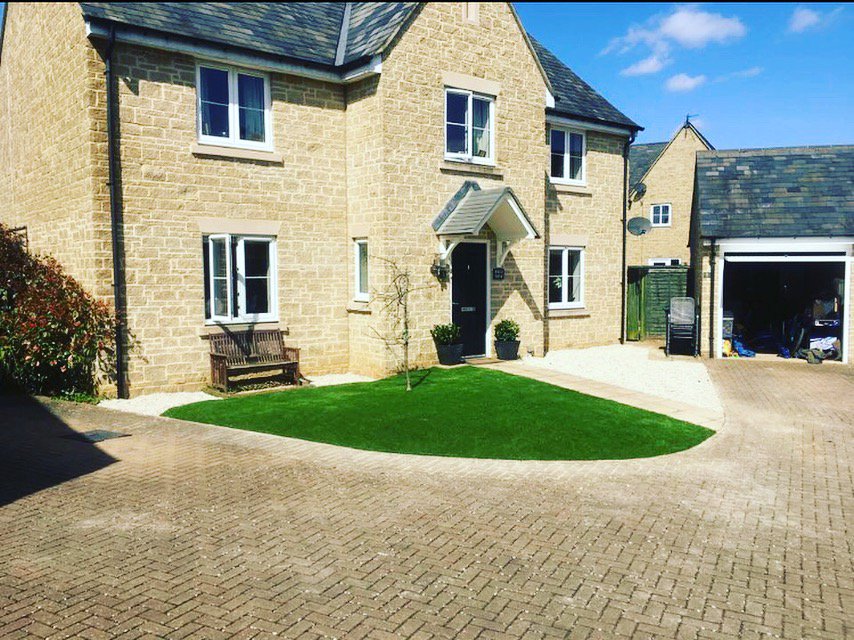 Selectgrass's tweet image. We are a leading #artificialgrass supplier for the UK and applying for a trade account with us couldn’t be easier, just head to selectgrass.co.uk/apply/ and start saving on your landscaping jobs today! #landscaper #landscapers #landscaping #trade #supplier