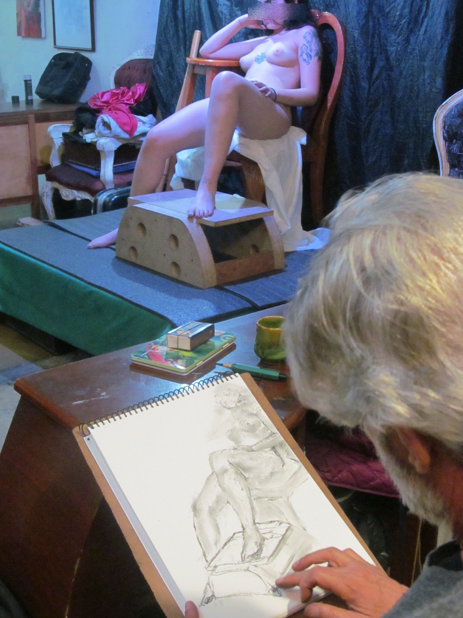 DIBUJE MODELO on X: Sesiones de dibujo de desnudo con modelos en Bogotá.  Jueves y Sábados dibujamos sin falta. Talleres, clases, sesiones libres  #sesiones #taller #talleres #arte #dibujo #pintura #desnudo #desnuda # desnudos #