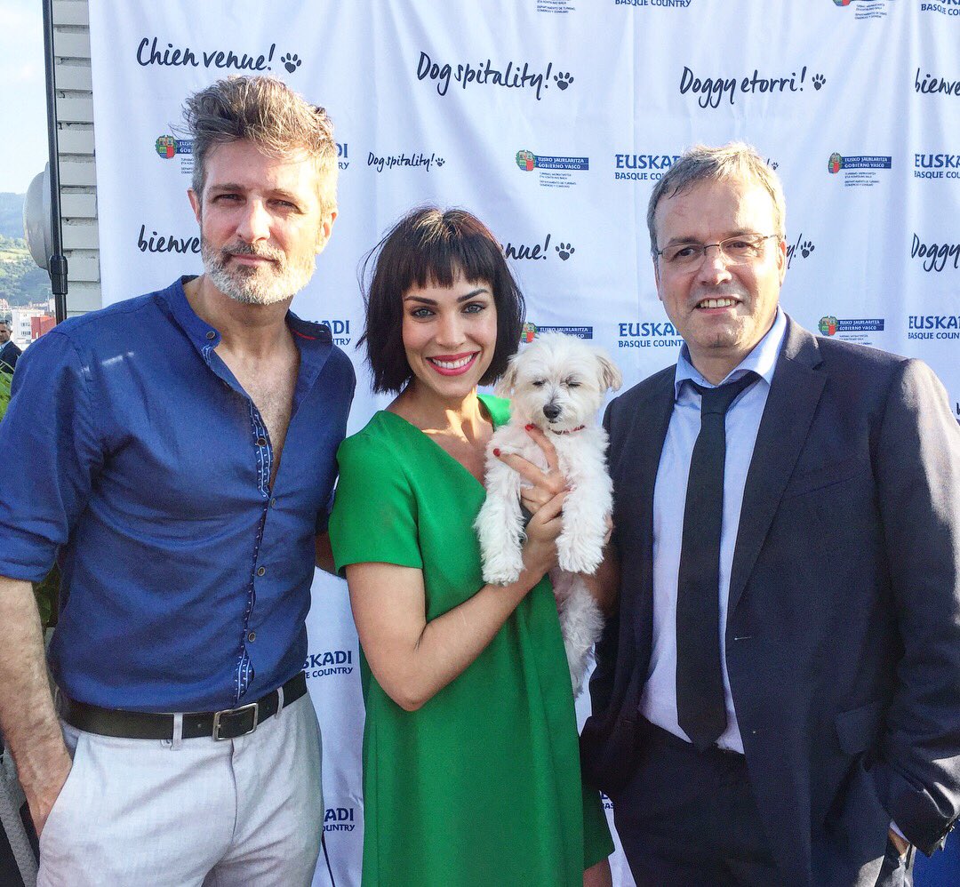 NereaGarmendia's tweet photo. Gracias por facilitarnos viajar con nuestras mascotas
#dogspitality #dogietorri #dogfriendly
#DogVivant #Dog #Love #Familia #perrihumana #dogfriendly #BienvenidogsaEuskadi #Euskadi #Iniciativa
#bienvenidogs #doggyetorri #dogspitality #chienvenue #euskadiconperro #fiestaperruna https://t.co/RDOpw5EnwW