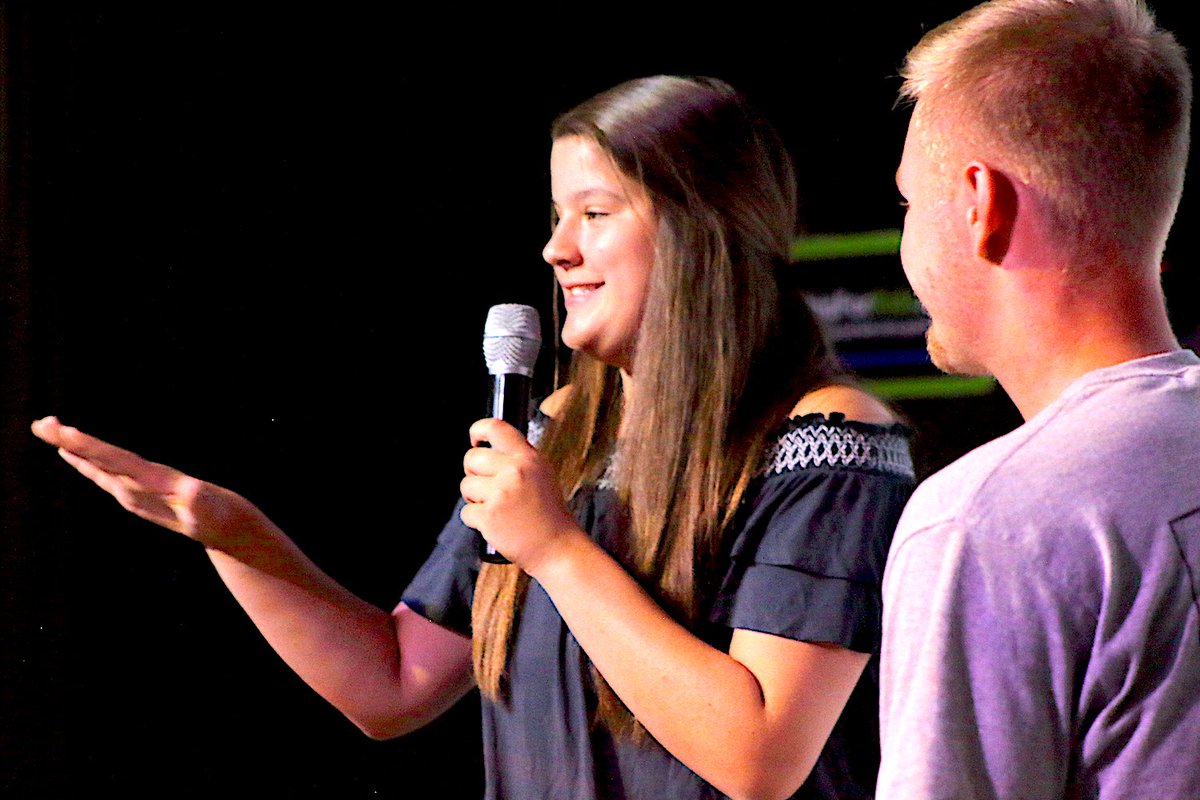 SonRiseC's tweet photo. It is such a beautiful sight when we witness the younger generation sharing their faith out loud & proud! We are so thankful that our high school students are brave & courageous about sharing the gospel. #Uprising #NextStepsWithJesus #ShareTheGospel https://t.co/ho5cenrkhy