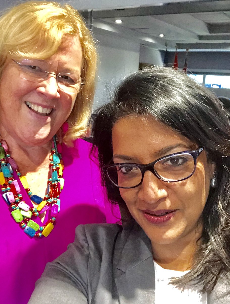 VijayaNath1's tweet photo. .Strong & Successful Leaders - Women in leadership roles in Colleges & Universities in Toronto #TMP42 Good to hear from the inspiring current President & VC Mary Preece @sheridancollege as she talks about leadership & transitions & reminds us students central to what we do! https://t.co/D0Ji9kgmbC