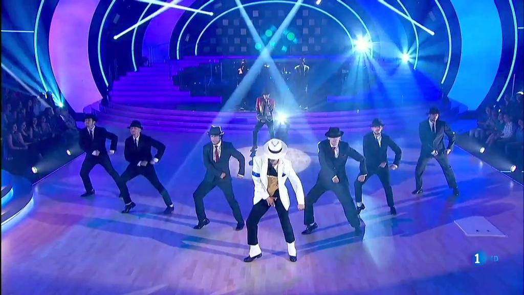 🕺 El cuerpo de baile 'I want U back' nos ha dejado esta increíble imitación de Michael Jackson interpretando una de sus canciones más míticas: 'Smooth criminal' 🎶 #Bailando9 rtve.es/v/4660178/