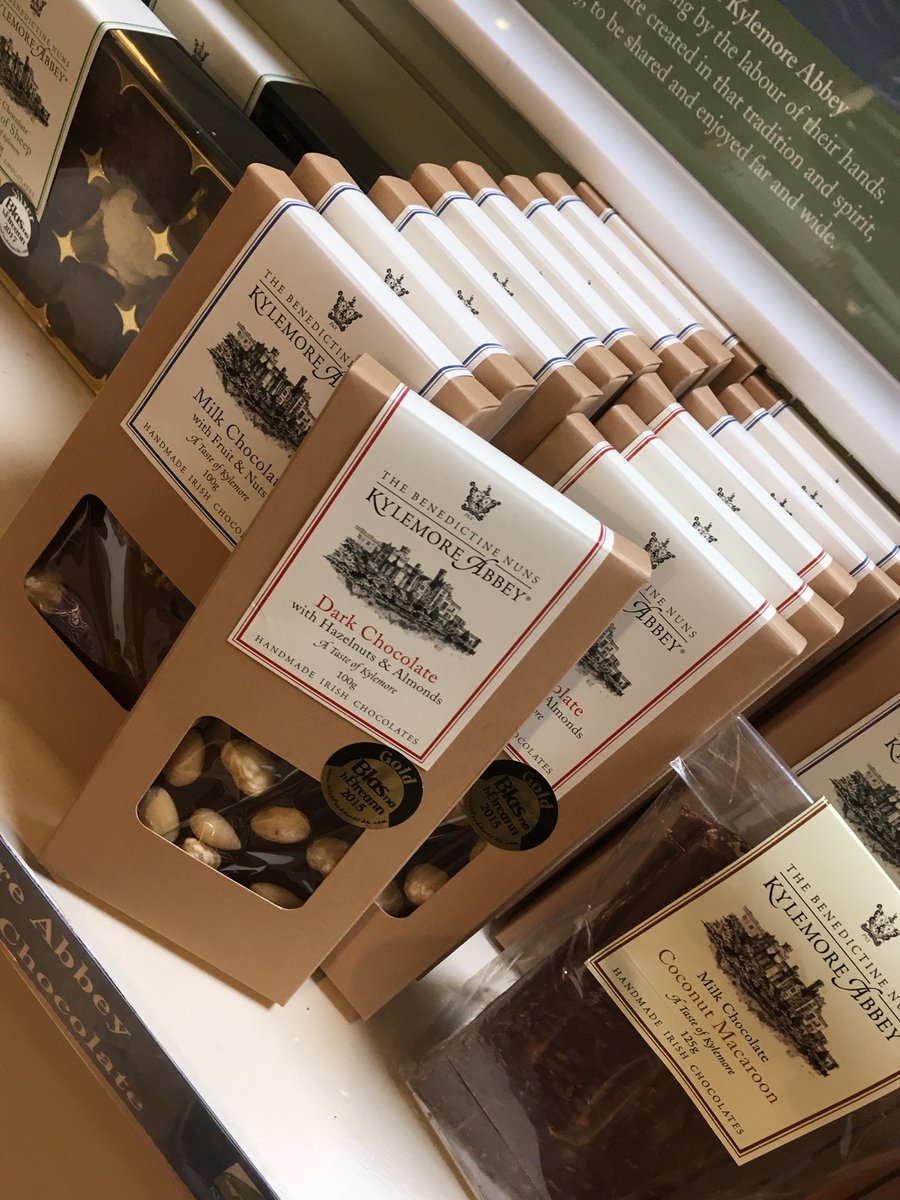 eacbhaile29's tweet photo. Kylemore Abbey Foods #jam #chutney #chocolate #oidis #benedictinenuns #táirgíáitiúil #caomhnúbia @KylemoreToday @wildatlanticway @biamaith @Bordbia @BlasNahEireann 😍 https://t.co/XtMwds5L34