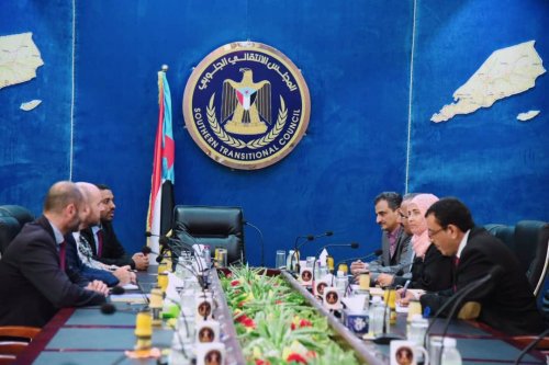 ahmed_bashkil's tweet photo. اجتماع الرئيس الزبيدي مع الوفد الاممي الخاص للشؤون الانسانية
#الجنوب_العربي_دوله_ودستور https://t.co/zI80iwfgvj