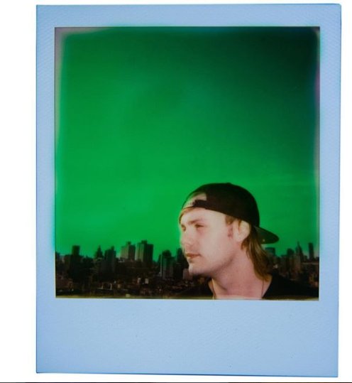 UMUSICA's tweet photo. Polaroid time con @5SOS,  ¿Cuál es tu integrante favorito? 🔊 https://t.co/rVn70xeq8E  @5SOSCent_am @5SOSCR @5SOSGT_ https://t.co/6JNJ6UNUZc