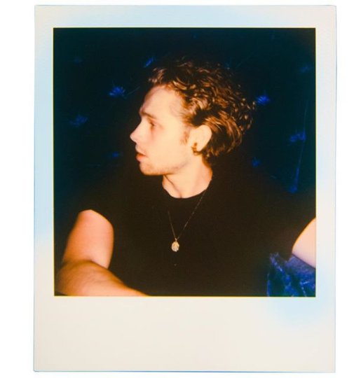 UMUSICA's tweet photo. Polaroid time con @5SOS,  ¿Cuál es tu integrante favorito? 🔊 https://t.co/rVn70xeq8E  @5SOSCent_am @5SOSCR @5SOSGT_ https://t.co/6JNJ6UNUZc