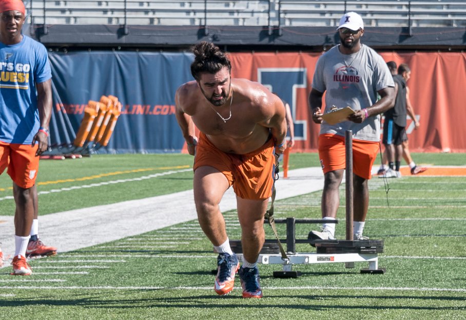 IlliniFootball's tweet photo. It's been quite a week for @LBeast36. 

Named B1G Distinguished Scholar today, 2 days after leading his team to Lift for Life title. 📚💪👏

https://t.co/A0LJNasZwe https://t.co/yMlqpC4dVB
