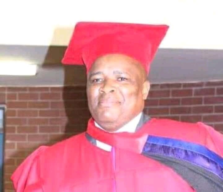 MyTestimonyWit2's tweet photo. Upon his arrival from Netherlands...His Grace, Archbishop Dr. Mbulelo Dyasi to be conferred Doctorate Degree in Theology eMpumalanga province, South Africa, 04 August 2018. "No need for guns" @takuwaniriime #ReligiousStudies #ReligiousEducation #religious #ReligionOfPeace https://t.co/TrqTUsrJ3z