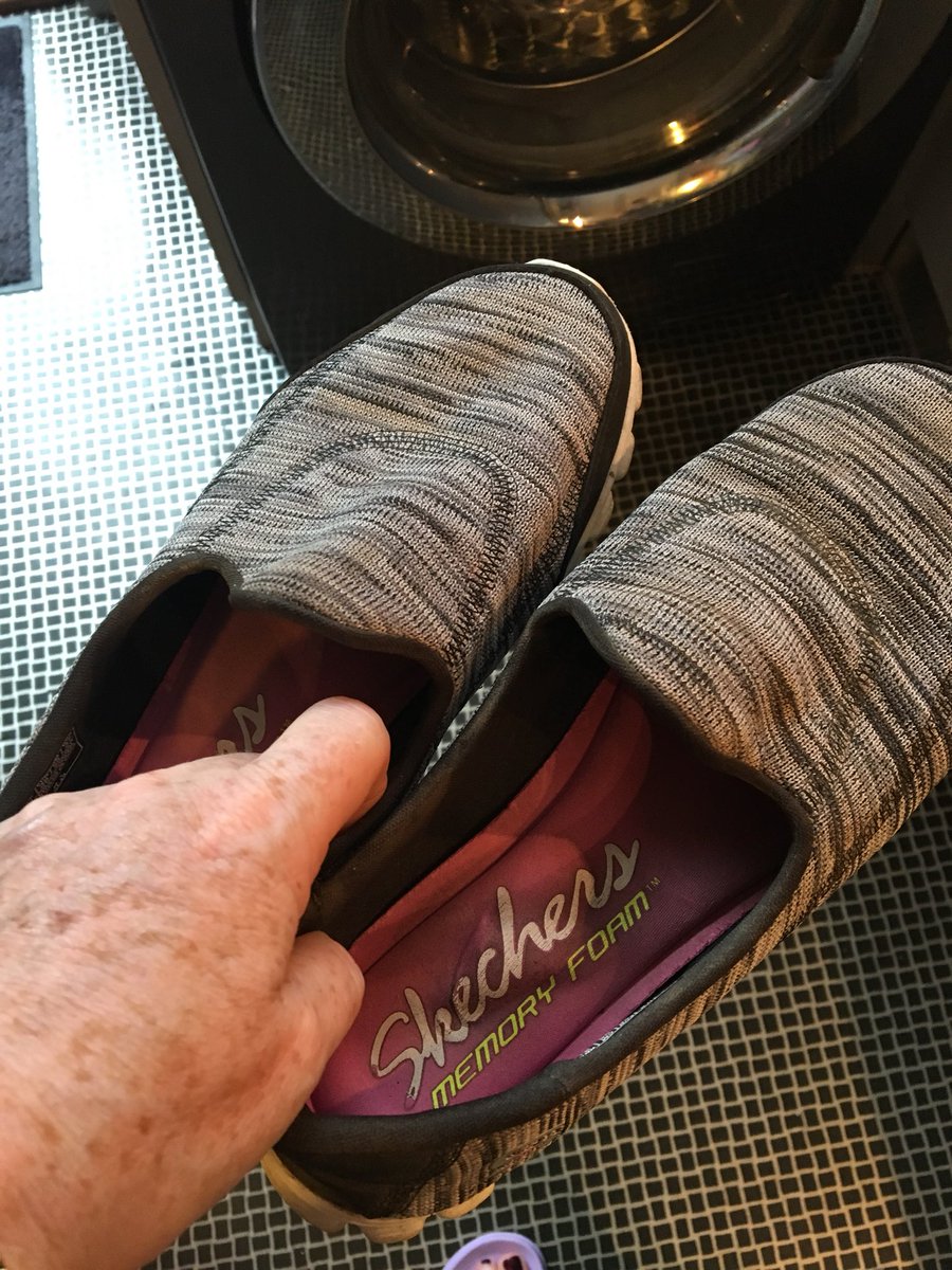 can i wash my skechers in washing machine