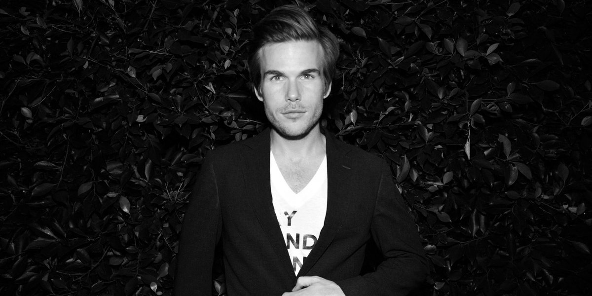 I'm going on a speaking tour around North America! Info, tour dates/cities, and tickets: BecomingTour.com