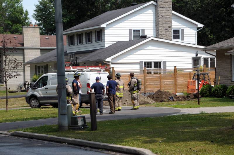 Natural gas leak on Joyce Street #CornwallON #gasleak cornwallnewswatch.com/2018/07/10/nat… https://t.co/IEbj3LHIPf