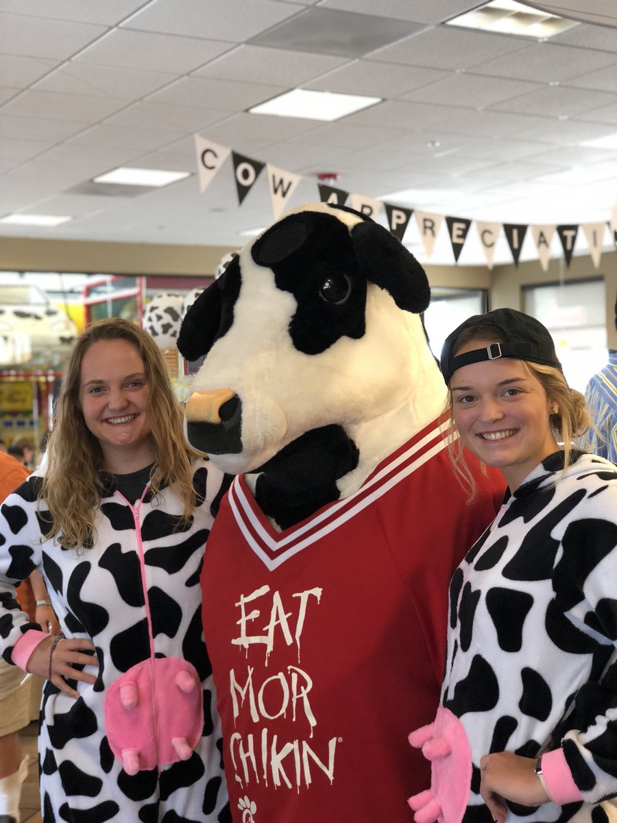 CFACuster121's tweet photo. More fun at Cow Appreciation Day! Dress like a cow from the hours of 6am-7pm on July 10, 2018 and receive a free entree (not including salads) or kids meal. Can only be redeemed in store not valid within drive thru. #cowappreciationday #CFACuster121 https://t.co/Wsp9F2yQzS