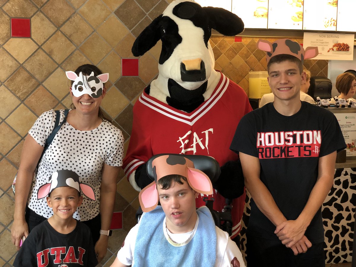 CFACuster121's tweet photo. More fun at Cow Appreciation Day! Dress like a cow from the hours of 6am-7pm on July 10, 2018 and receive a free entree (not including salads) or kids meal. Can only be redeemed in store not valid within drive thru. #cowappreciationday #CFACuster121 https://t.co/Wsp9F2yQzS