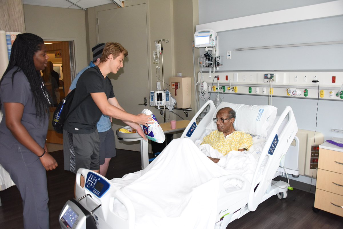 VANewOrleans's tweet photo. Youth Works volunteers paid a visit to the hospital today and handed out popcorn and gift bags to our #Veterans.  It’s partnerships like these that contribute to a great patient experience at the Veterans medical center. https://t.co/8oafY4tX3U