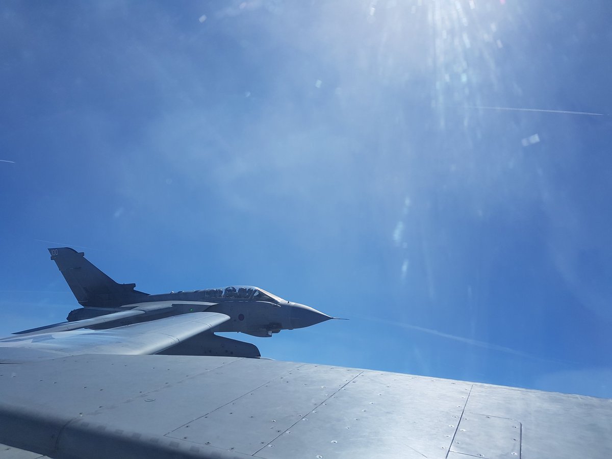1MAbdallah's tweet photo. @wilsonN9209 @HeathrowAirport @RAFMarhamMedia @StnCdrRAFMarham @31SqnOC @Lima642 @RAFCGY @windsor View was lovely indeed https://t.co/OI7LTIwj4z