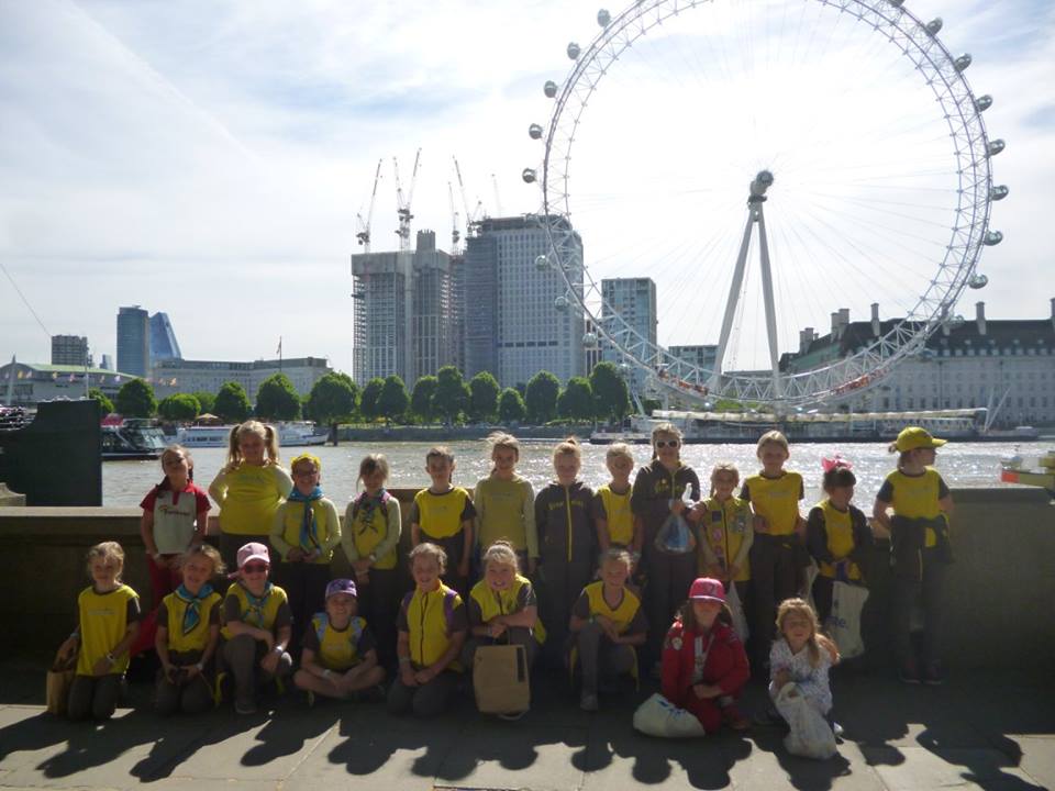 Becca_R_88's tweet photo. 2nd Oulton Brownies had a great time on their recent visit to London, after a morning sightseeing they headed to @KidZaniaLondon where they worked on aspirations by trying occupations from being food creators, couriers, police, pilots and more! Thanks to @groundworkuk https://t.co/zBg2tWYlqf