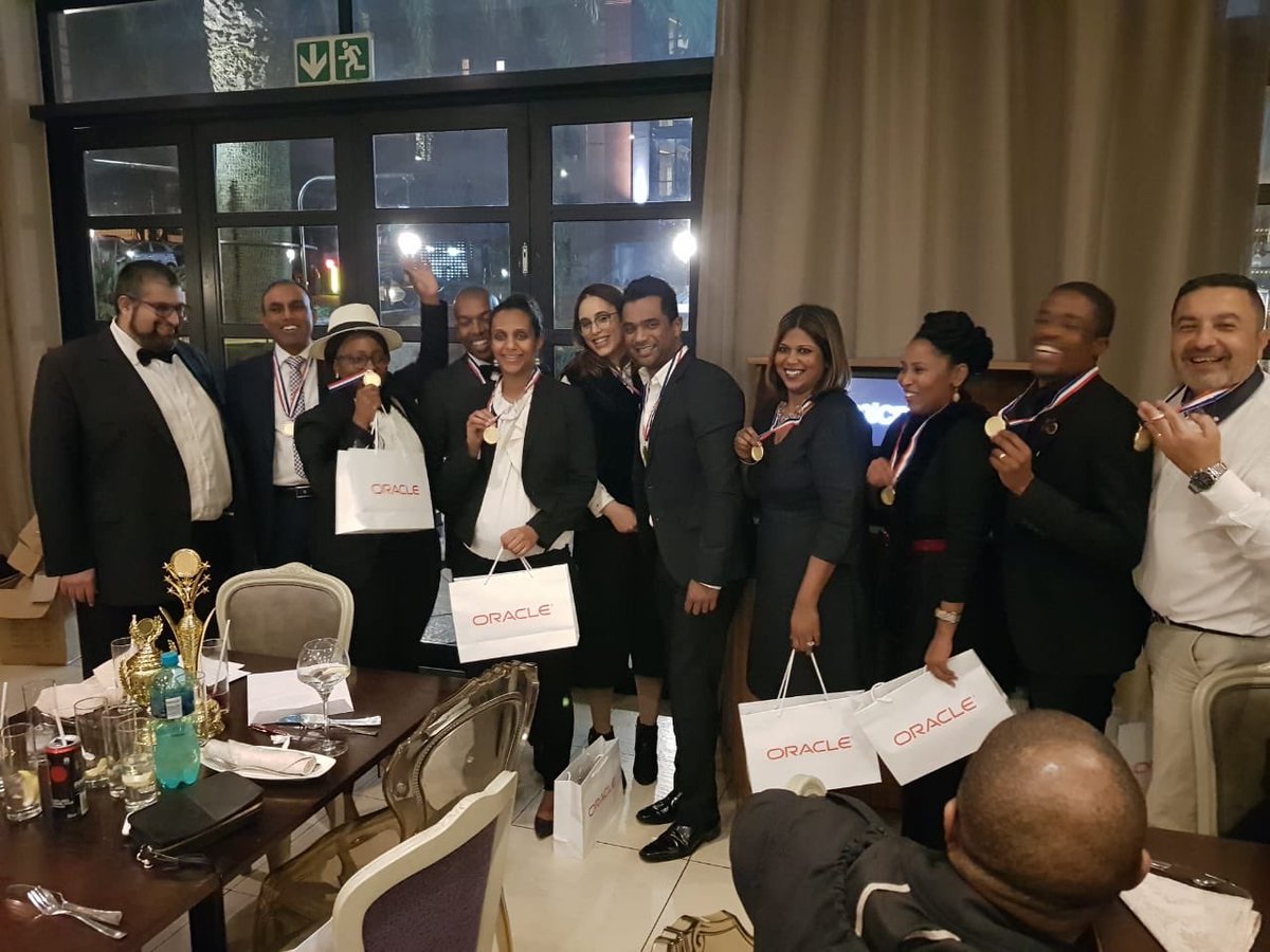 momsyru's tweet photo. Great end to the day at the @Oracle_Africa ZA #Technology Team Dinner 😎 Congrats to all the Award winners 🍾 #TeamKickOff #LifeAtOracle https://t.co/8Sk0ih5nC1
