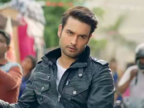 RimaNour11's tweet photo. @Vivian_DsenaWeb @VivianDsena01 @ColorsTV Yes he is Always  sexy and charming🙈🙈🙈❤😍👍👍 https://t.co/8NZAhleTRF