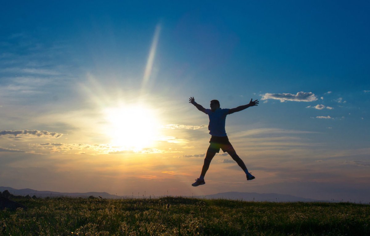 The secret to #happiness? Here’s some advice from the longest-running study on happiness. bit.ly/2MlcVZO #HarvardHealth
