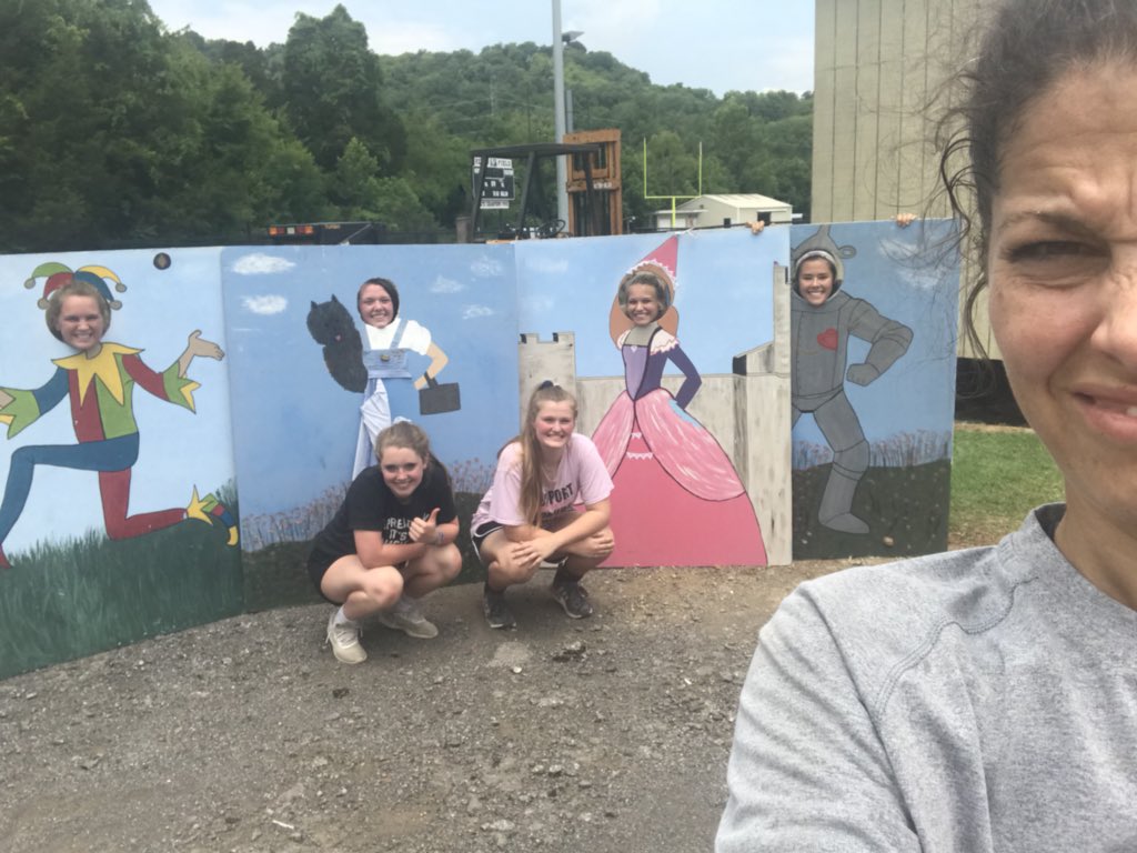 Some of the girls helping with a service project 😂😂#serve #tinman #dorothy #jester #princess #twoothergirls