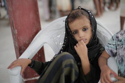 UNICEF's tweet photo. Peace is the only way Yemen can inch its way towards recovery.
Peace is the only way children can help build their futures.
Peace is the only way forward. @unicefchief: https://t.co/X2isEAbRKc

#ChildrenUnderAttack https://t.co/UGMofBfeE4