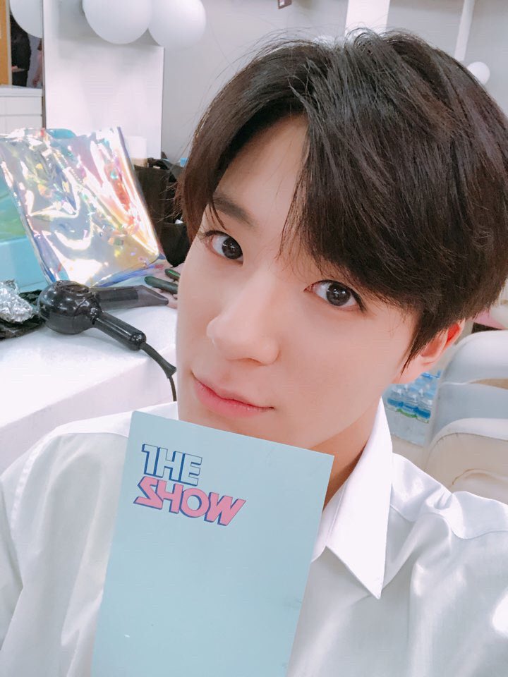 AngryCherry's tweet image. NOBODY ASKED