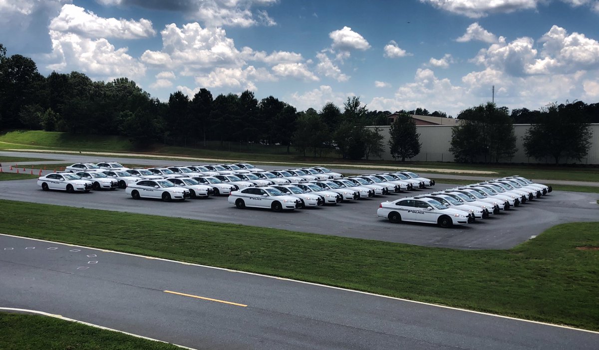 GwinnettPd's tweet image. ⁦@GwinnettPd⁩ 100th Academy recruits will be graduating on Thursday. The 42 graduates have cleaned their patrol cars &amp;amp; are ready for work! #GwinnettsFinest #TimeToGoToWork👮‍♂️👮‍♀️🇺🇸