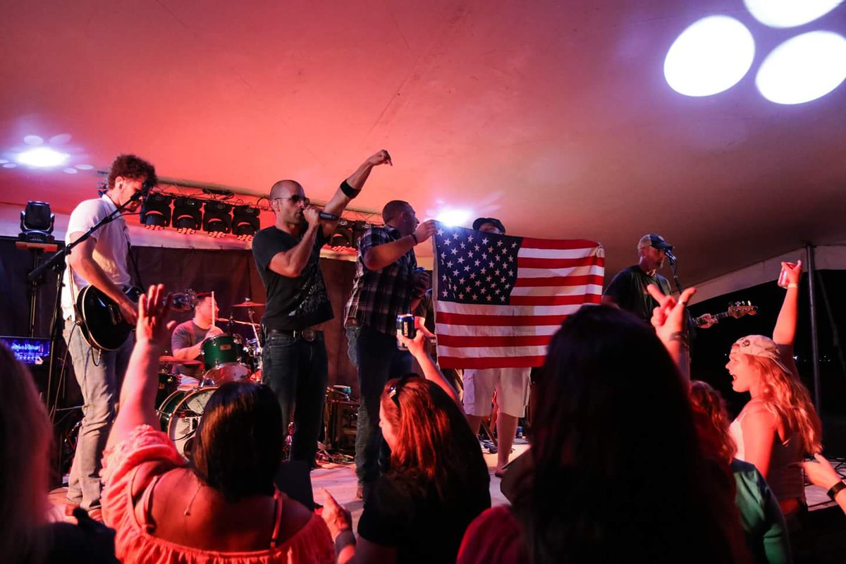 Tryst this Saturday night at the Hilton FD carnival 9pm!   No cover!