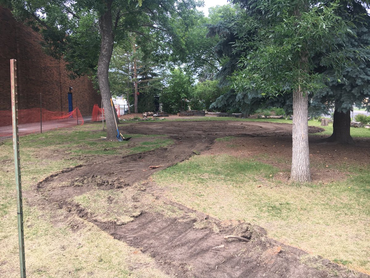AlexMunroCBE's tweet photo. Breaking ground...
#solvebywalking @AlexMunroCBE @CalgFoundation @FirstCalgary https://t.co/7HkLTUZgSl