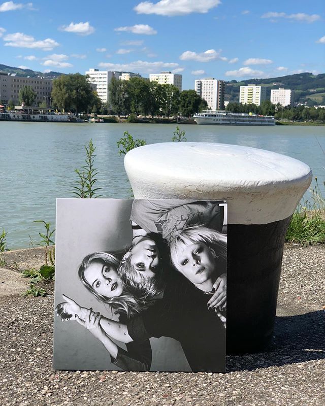 via instagram.com/p/BlEJw3VASOo/: Dream Wife eröffnen das Ahoi! The Full Hit Of Summer Festival um 14.30 Uhr. Das Trio sollte man nicht verpassen, ihr Debüt paart hinreißenden Riot-Rock mit klugen Texten. Quality music für quality people eben.
.
.
.
.
#posthof #posthoflinz #liva …