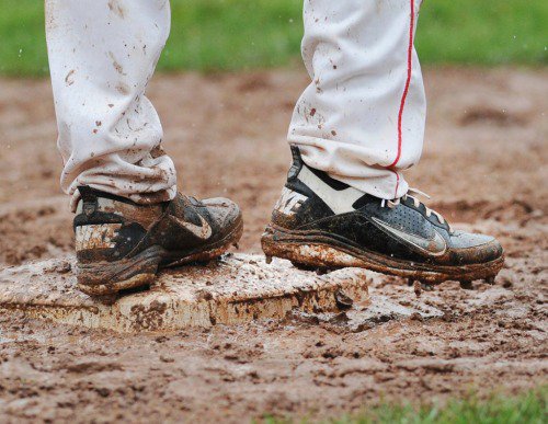 Slide_Out's tweet image. Summer storms can cause some nasty muddy games! Don't forget your Slideout to remove those red clay stains during summer storm season. Order Now @ bit.ly/2spQQkw #clubhouse #clubhouseKit #removeRedClay #Slideout #baseball #mudd #baseballmoms #MLB #stormSeason #follow