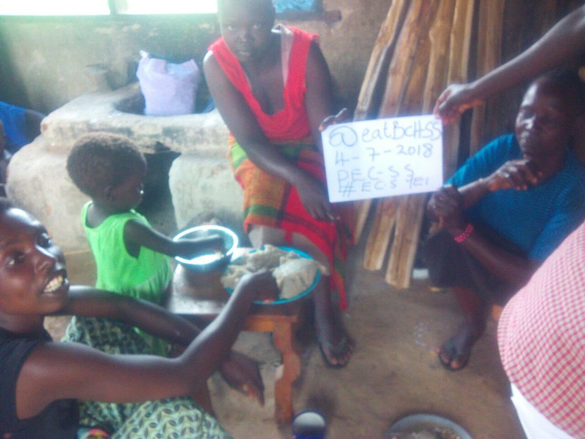 eatBCH_SS's tweet image. [yei] These two women are sending for you their love. They used to go weeks without food, and now they said they can smile. They asked me to explain to you that Bitcoin Cash teaches them with Love through the food you send. 😍