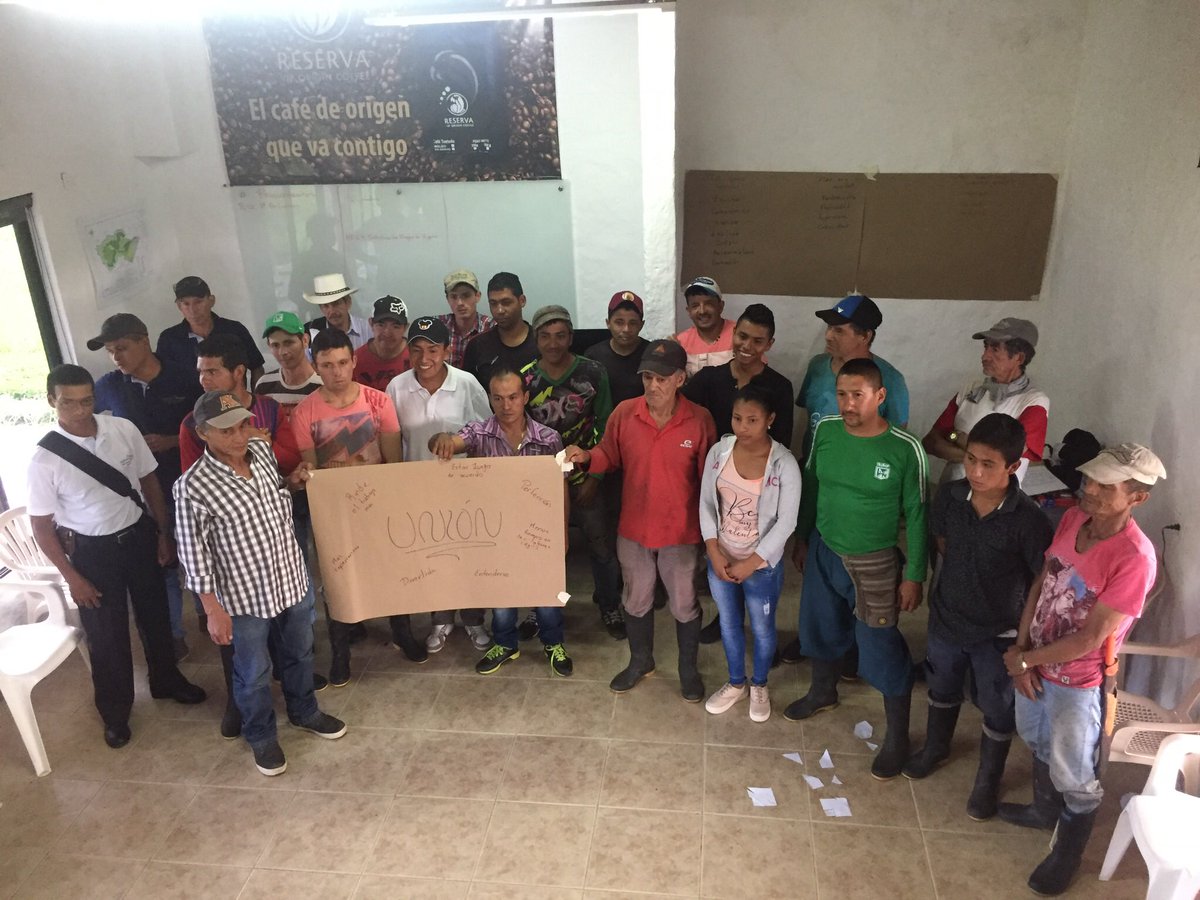 ABOrigenC's tweet photo. Jornada de trabajo en equipo para el Desarrollo Sostenible con equipo de talento humano de nuestro cliente Agua Hass. Julio 2018. #Agricultura #Sostenibilidad #GlobalGAP #Capacitaciones #DejaTuMejorHuella https://t.co/ztjd5DSH3X