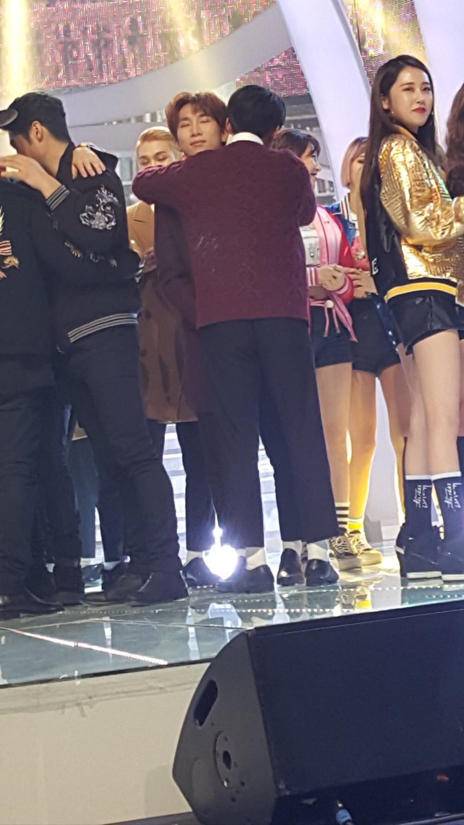 The way Eunkwang and Minhyuk hugged is really heart warming.