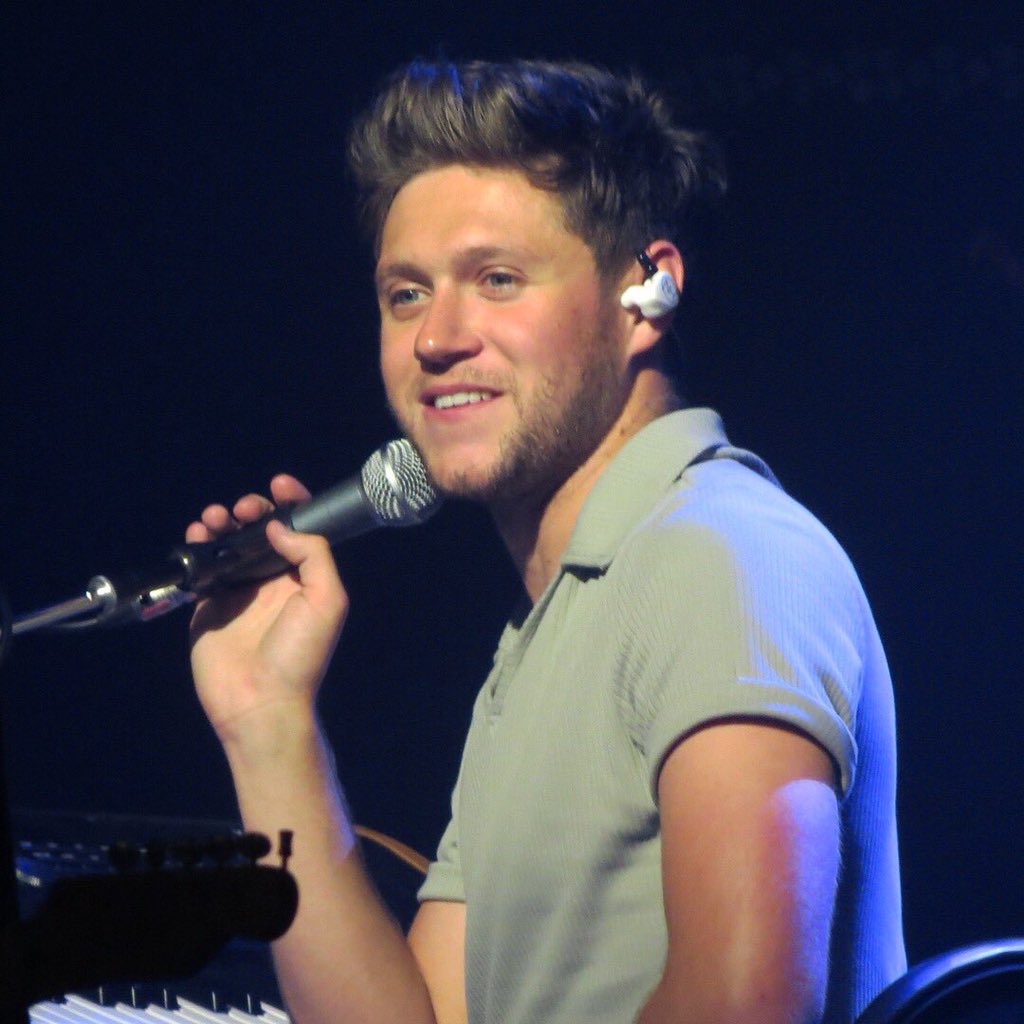 Niall Horan Brasil on Twitter &quot;📷 Niall no palco. (5) 