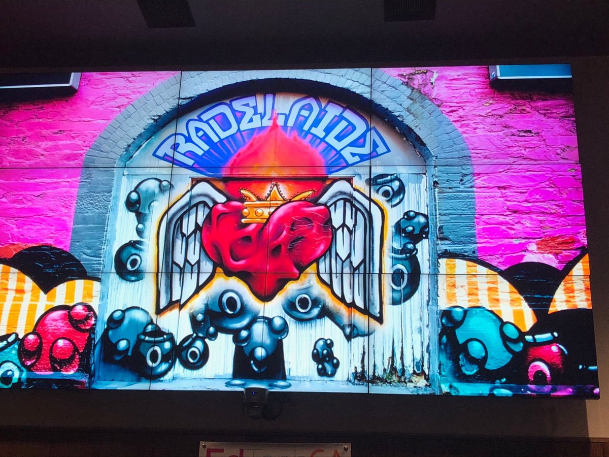 monique_mgreen's tweet image. Shout out to any cafes open at 5.30am!!! Are there any???? ⁦@art_cathyhunt⁩ #EdTechSA2018