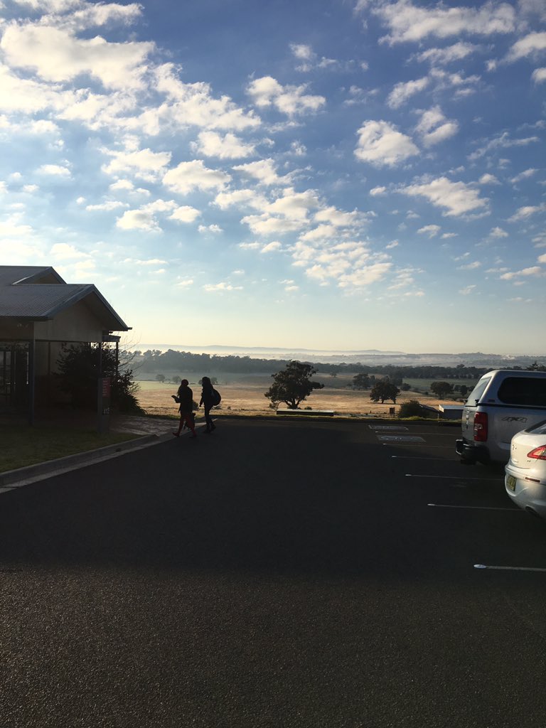 AmyMunro4's tweet photo. After a long week of #ICMJ2018, we are back to frosty early morning lectures @CharlesSturtUni studying #vetscience #youthinag #wagga @AustWomenInAg @invisfarmer #nofilter https://t.co/bN87BzhIwi