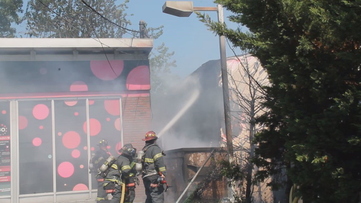 Stringernews's tweet photo. Central Islip, NY- Firefighters were called to a fire in a liquor store on Route 111 after a dumpster fire extended to the building. Fire got into the attic of the store. No injuries were reported. https://t.co/W5GiVcagyT