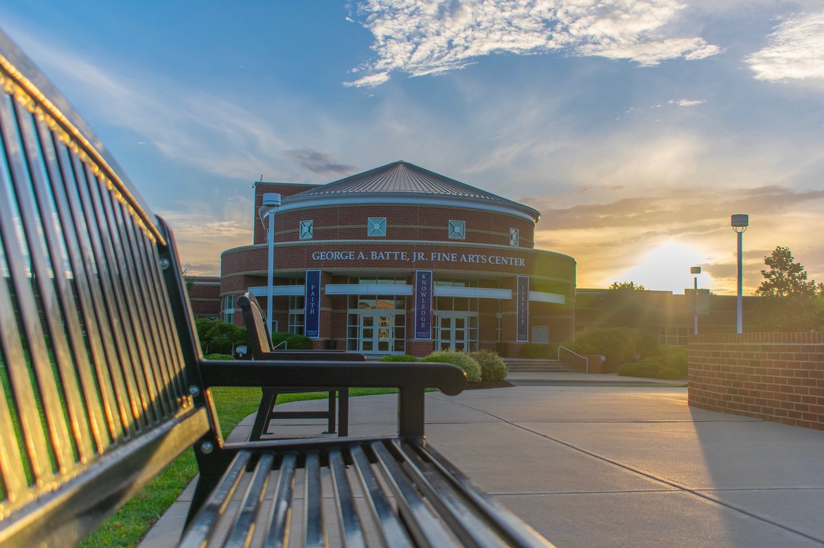 WingateUniv's tweet photo. Ok the universe is just showing off now.

#wingateuniversity 
#capturewingate https://t.co/ri6xil9TCr
