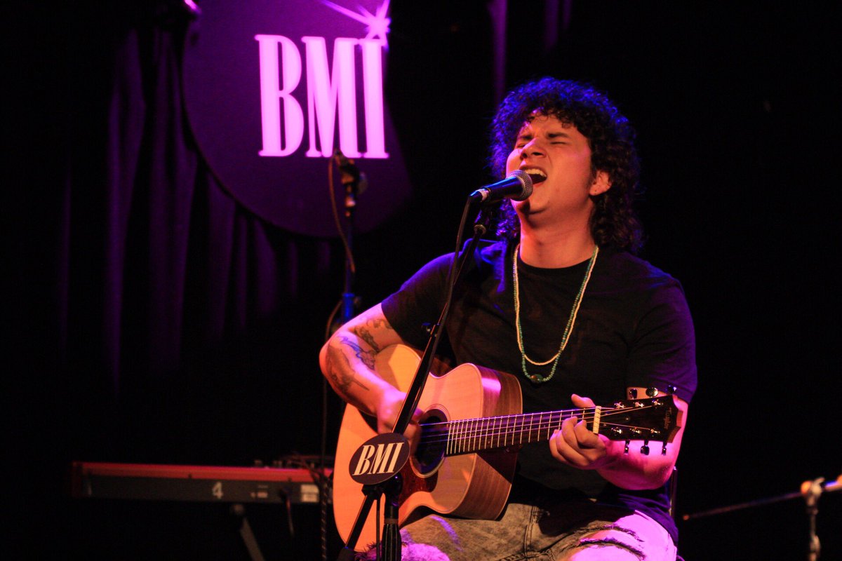 bmi's tweet photo. #Mereh killing the Verano Alternativo Stage at @dromnyc. #BMILAMC #BMILatin 📸: @cecaphoto https://t.co/2wpJZ0R5qr