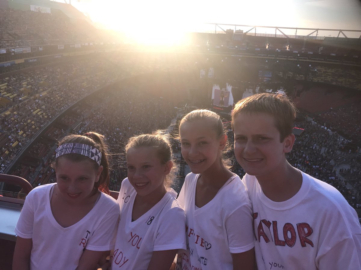 katemelito's tweet photo. @taylorswift13 @taylornation13  Section 443, SRO ❤️’s TSwift! https://t.co/AWK6vbIiy9