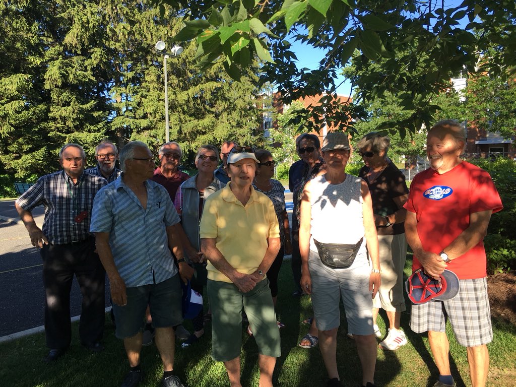 MarcPicardQc's tweet photo. Belle soirée à la Pétanque St-Rédempteur. #caq https://t.co/8qU3S8JCPg
