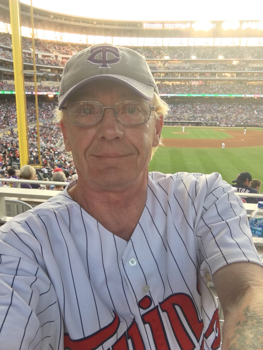 magodiablo's tweet photo. #TwinsPic https://t.co/49uu94tYYF