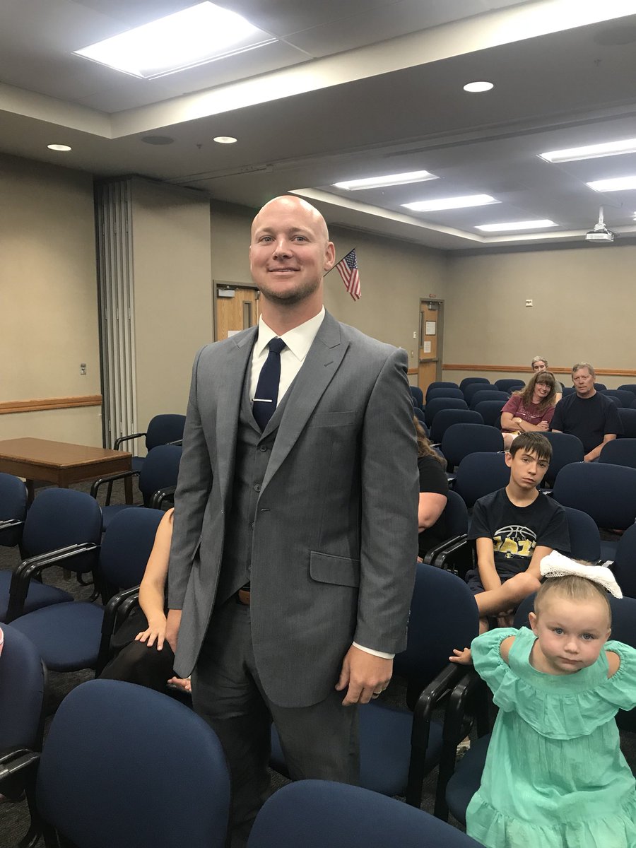GraniteSchools's tweet photo. Jordan Kjar is appointed assistant principal at @TaylorsvilleHS to replace Dave Gatti. #boardmeeting https://t.co/9kNGPPPgge
