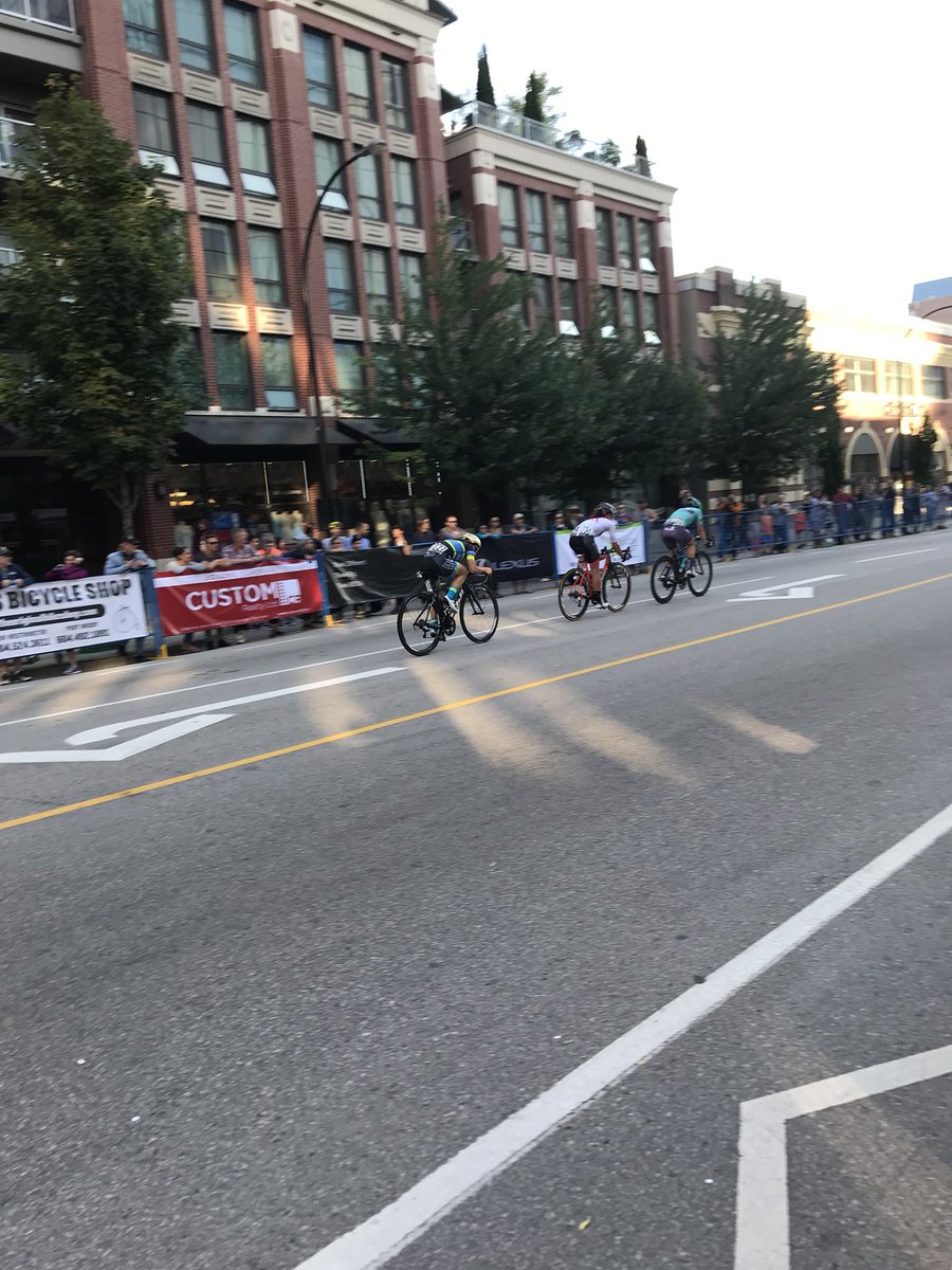 2 Canadians and an Aussie in the lead with 8 laps to go! #BCSuperweek #NWGrandPrix #newwest